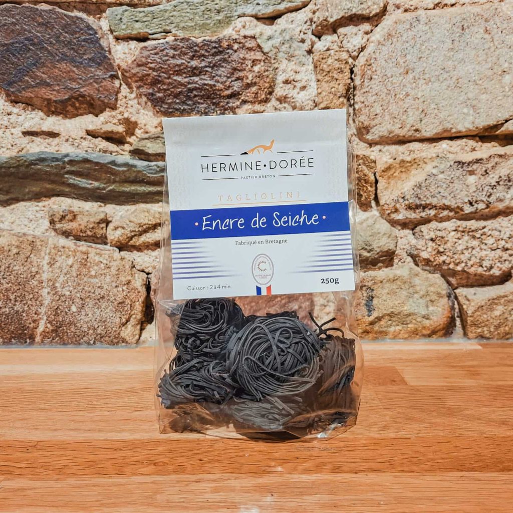 Tagliolini à l’encre de seiche Hermine Dorée, pâtes artisanales bretonnes disponibles chez Gosiez.